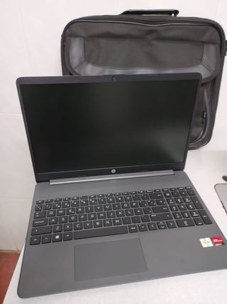 Ordenador portátil ,HP 15s-eq1003ns usado 2 veces.
