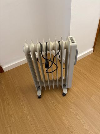 Calentador eléctrico con ruedas