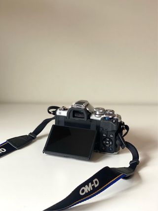 Cámara Olympus + Objetivo M.Zuiko