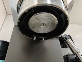 DeLonghi Dedica Black (2025 Edición) + Molinillo