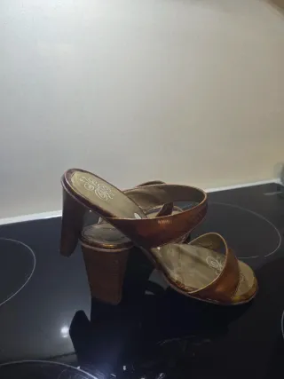 Zapatos Ferreras Marrones y Dorados