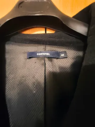 Abrigo negro Cortefiel