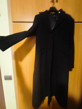 Abrigo negro Cortefiel