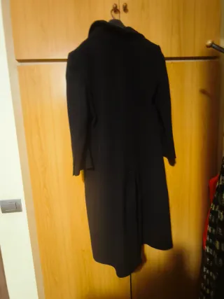 Abrigo negro Cortefiel