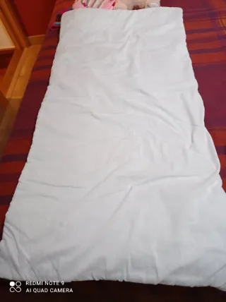 Ropa de cuna con estrellas y luna