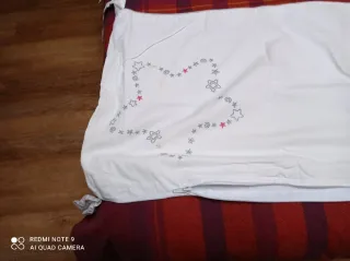 Ropa de cuna con estrellas y luna