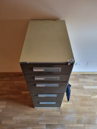 Archivador metálico de 5 cajones