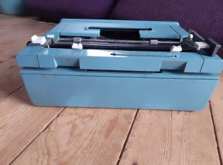 Máquina de escribir Olivetti Studio 46 portátil