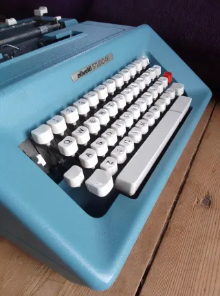 Máquina de escribir Olivetti Studio 46 portátil