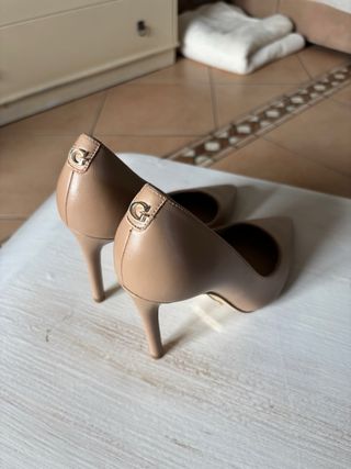 Décolleté Guess Beige taglia 37