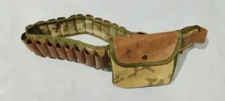 Cartucciera Cal. 12 con scomparto mimetico