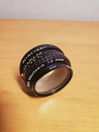 Cámara Pentax Negra + 2 objetivos.