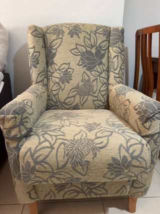 2 Butacas de tela con estampado floral