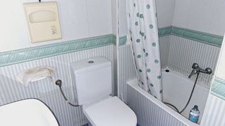 Local comercial en alquiler en Carolinas Bajas en Alicante