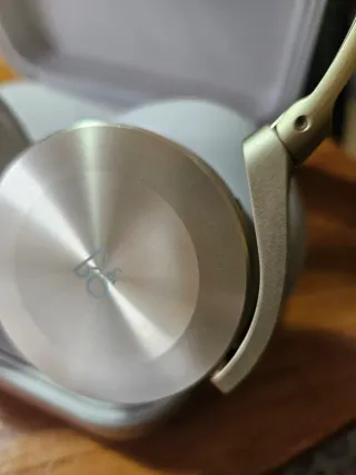 Bang & Olufsen H95 Beige/Oro Auriculares