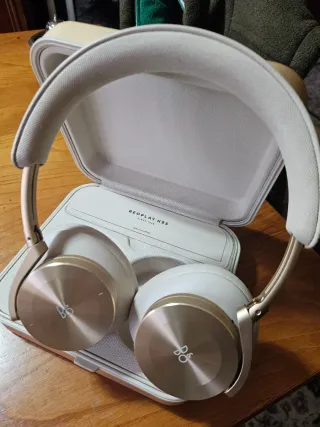 Bang & Olufsen H95 Beige/Oro Auriculares
