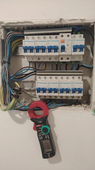 ELECTRICISTAS PROFESIONALES – JSTOHENARES