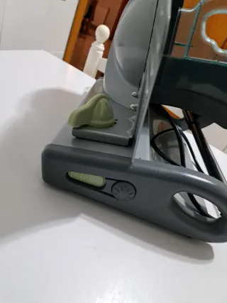 Cortadora de alimentos gris local , no envio