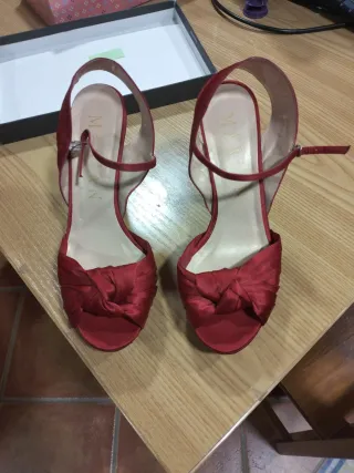 Zapatos de tacón Marian rojos