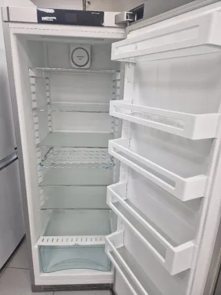 Nevera Liebherr 1.65m x 60cm con garantía