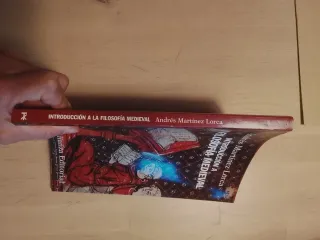 Libro,Introducción a la filosofía medieval.