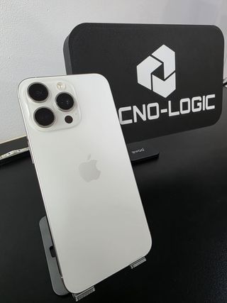 iPhone 15 Pro Max 256GB Branco Titânio