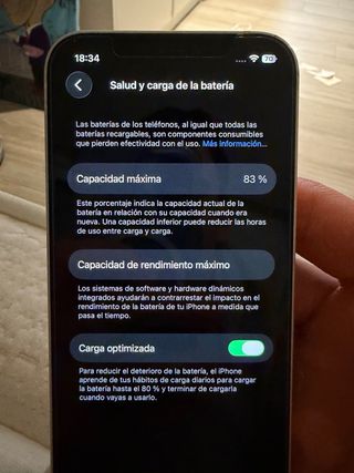 iPhone 12 in bianco in ottime condizioni