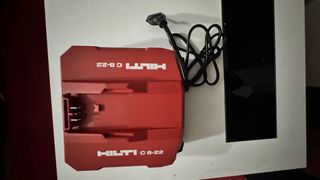 Cargador Hilti C8-22