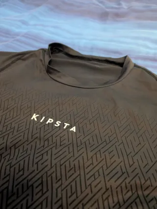 Camiseta deportiva Kipsta negra
