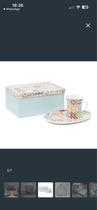 Juego de tazas y platos de cerámica