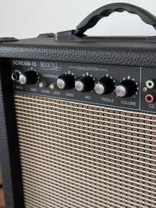 Amplificador Guitarra Rocktile 15W como NUEVO
