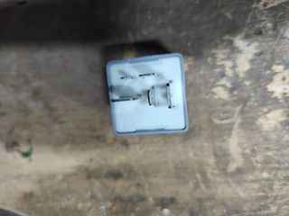 Relé Audi 4D0 951 253