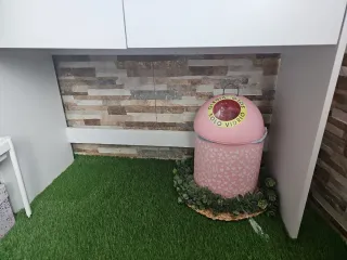 Tocador blanco con espejo y cajones