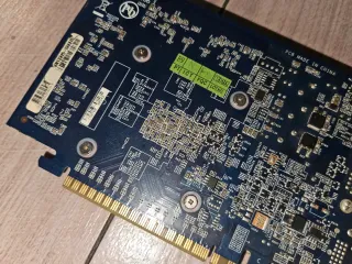 Tarjetas Gráficas, Placa Base y Teclados