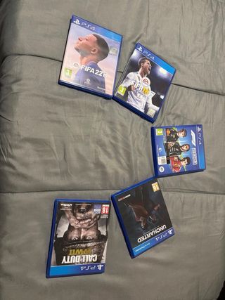 PS4 Slim Negra + 5 Juegos