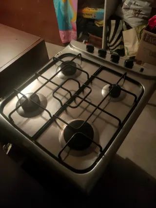 Piano cottura a gas 4 fuochi Indesit