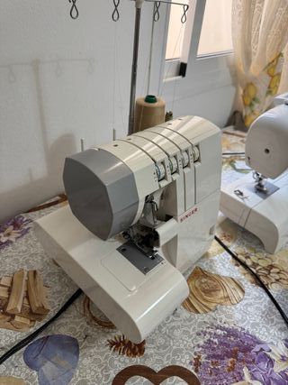 Remalladora Singer 14SH754