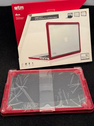Funda STM Dux para apple MacBook Pro 15