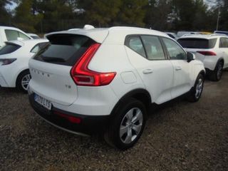 Volvo XC40 T3 Momentum Pro Auto 120 kW (163 CV)