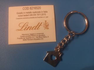 Portachiavi casa con cuore dorato