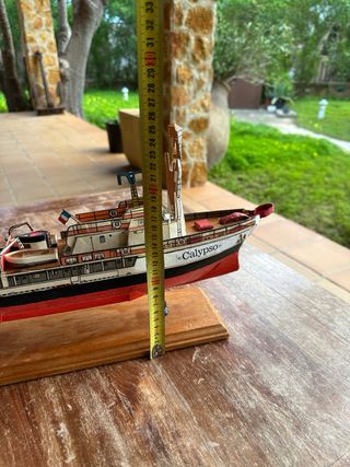 Curiosa maqueta de barco Calypso