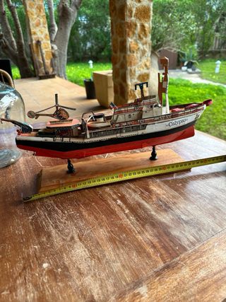 Curiosa maqueta de barco Calypso