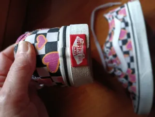 Scarpe Vans a scacchi con cuori rosa