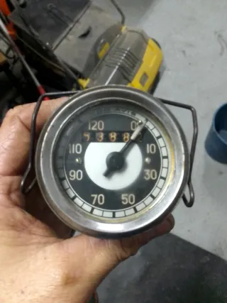 Cuentaquilómetros Ducati 125.