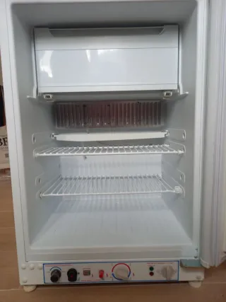 Nevera/Frigorífico a gas como nuevo zona Talavera