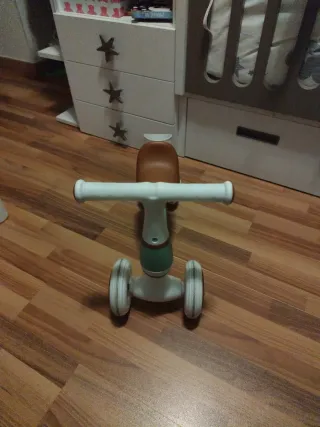 Correpasillos infantil 4 ruedas