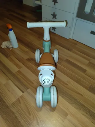 Correpasillos infantil 4 ruedas