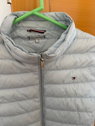 Abrigo plumífero Tommy Hilfiger azul claro