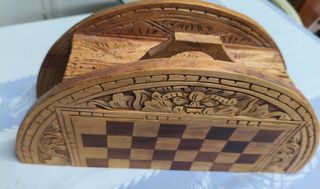 Conjunto de ajedrez de madera tallada