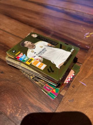 Taco de balónes de oro adrenalyn xl 2023-25